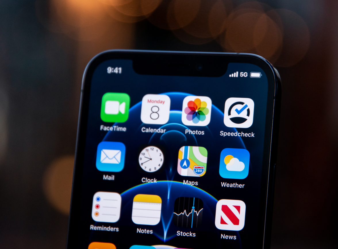 布尔津苹果手机维修分享为什么 iPhone 12 在冬季会自动关机 